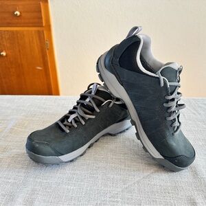 Women's Black and Gray Athletic Shoes